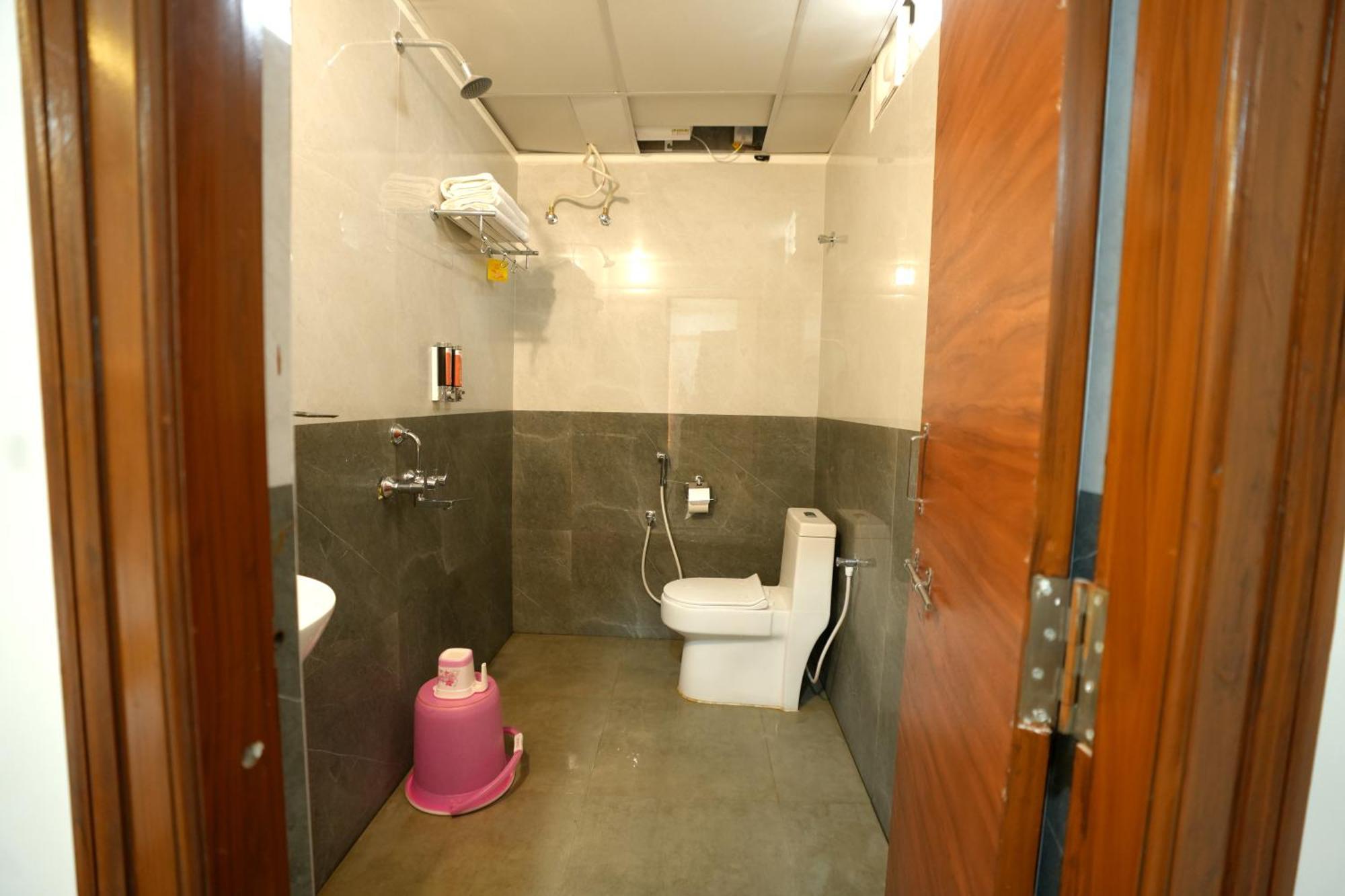Viola Suites Hyderabad Exterior foto
