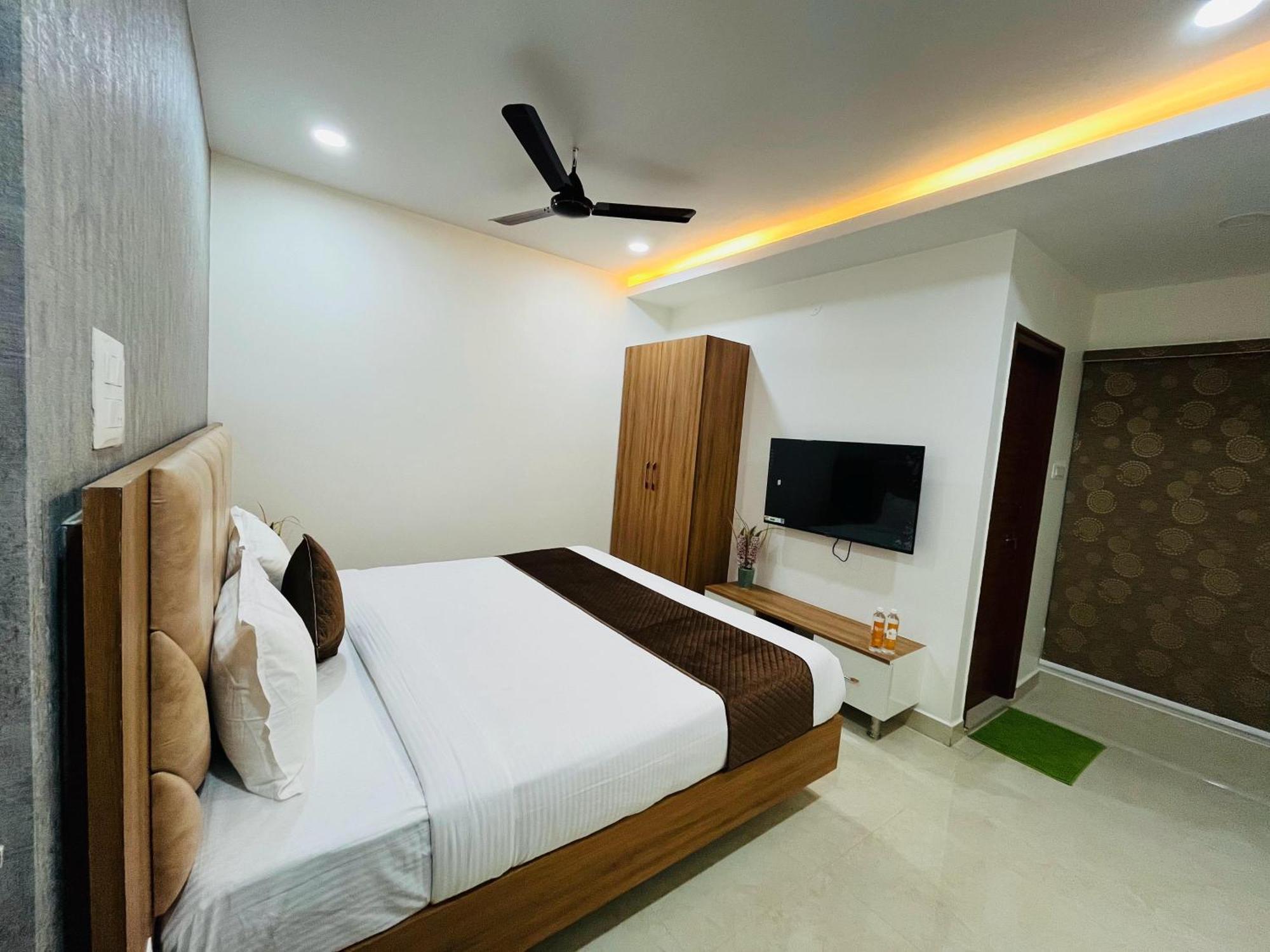Viola Suites Hyderabad Exterior foto